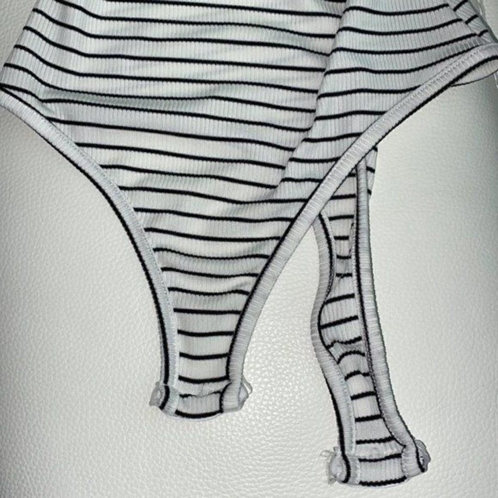 PRETTYLITTLETHING White & Black Striped Bodysuit Size XS - Picture 10 of 12